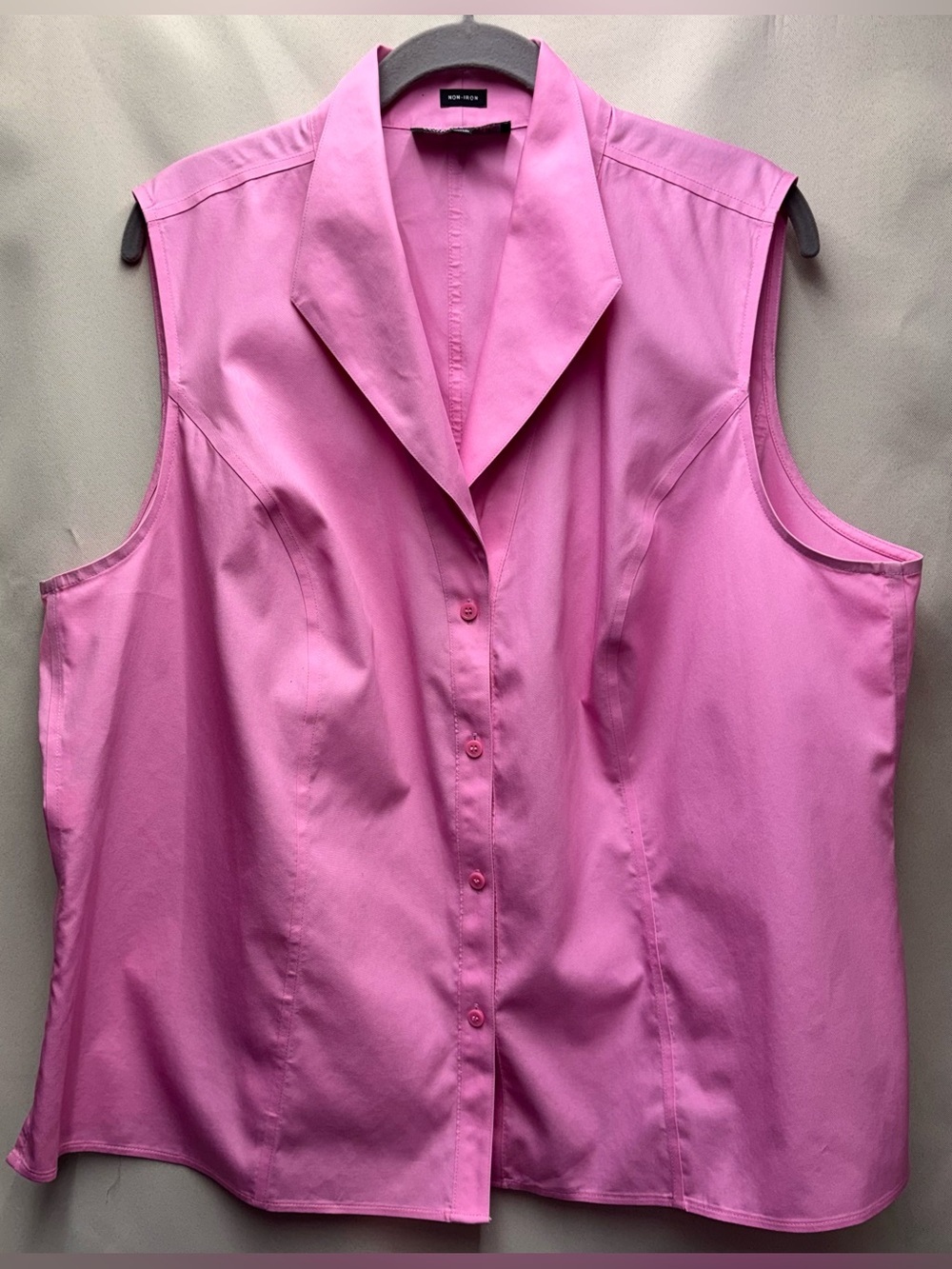 Jones New York Collection Platinum Pink
Sleeveless Non Iron Blouse Plus Sz 20W
